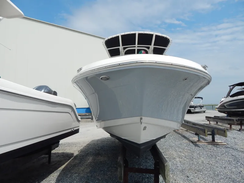 Slide: The Image of Robalo R200 2019 - 31