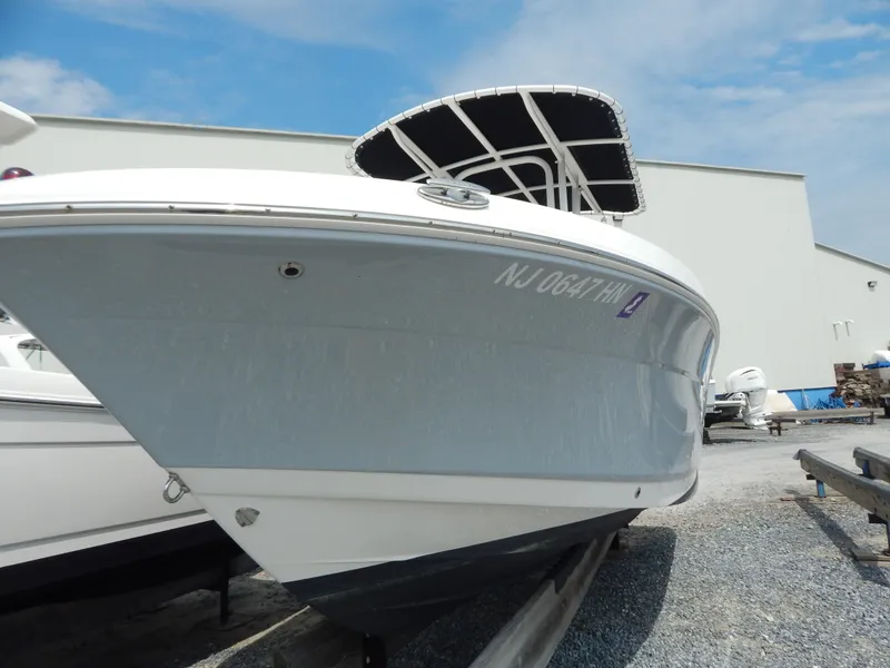 Slide: The Image of Robalo R200 2019 - 32