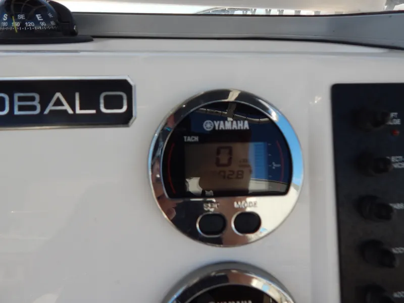 Slide: The Image of Robalo R200 2019 - 20