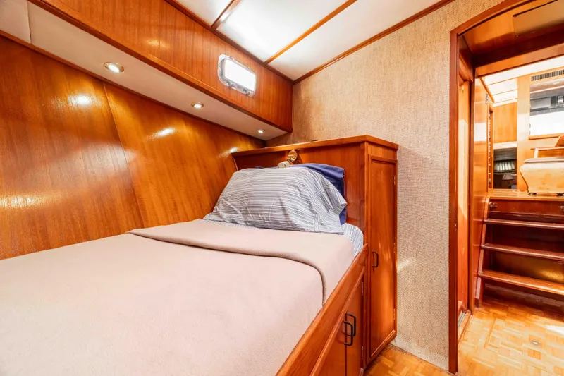 Slide: The Image of Sea Ranger 45 Sundeck 1983 - 62