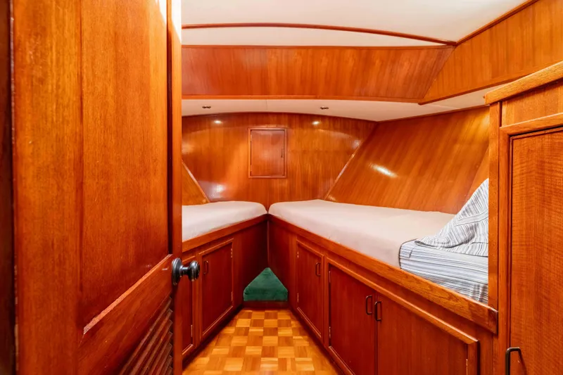 Slide: The Image of Sea Ranger 45 Sundeck 1983 - 59
