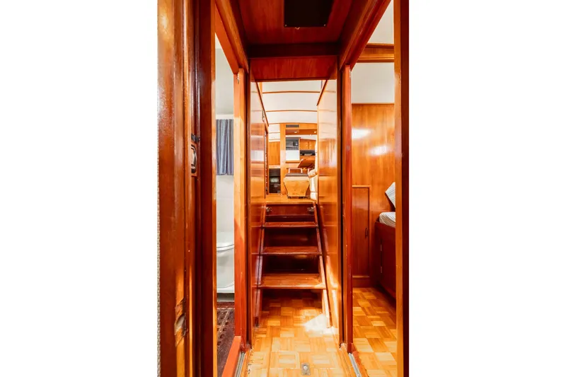 Slide: The Image of Sea Ranger 45 Sundeck 1983 - 58