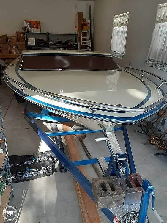 Slide: The Image of Tarva Cruiser Deluxe 21 1980 - 10924639