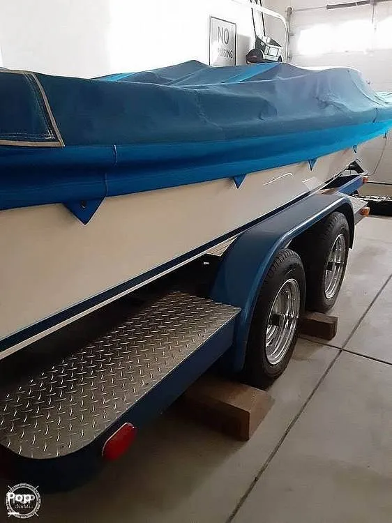 Slide: The Image of Tarva Cruiser Deluxe 21 1980 - 10924637