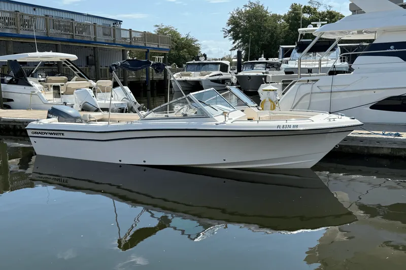 Slide: The Image of Grady-White 223 DUAL CONSOLE 2002 - 1