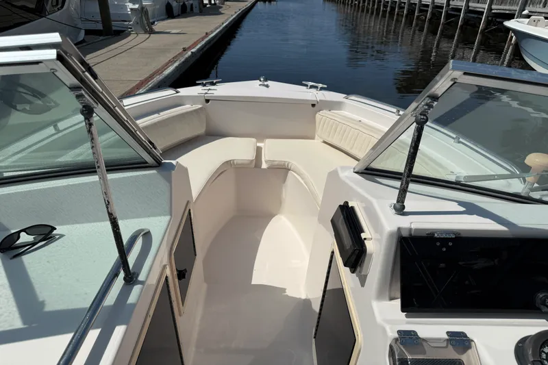 Slide: The Image of Grady-White 223 DUAL CONSOLE 2002 - 14