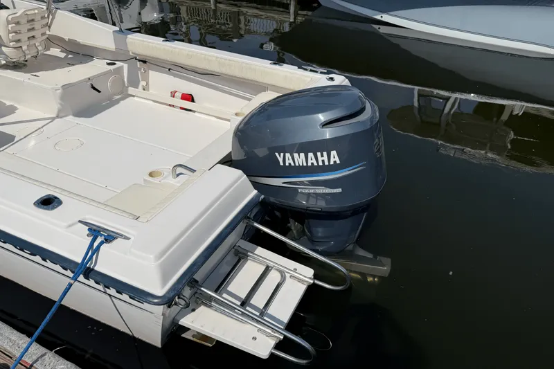 Slide: The Image of Grady-White 223 DUAL CONSOLE 2002 - 15