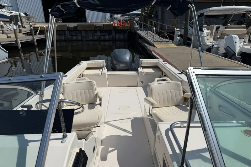 Slide: The Image of Grady-White 223 DUAL CONSOLE 2002 - 16