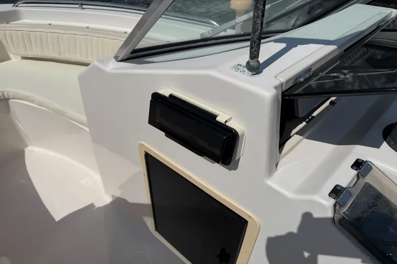 Slide: The Image of Grady-White 223 DUAL CONSOLE 2002 - 18