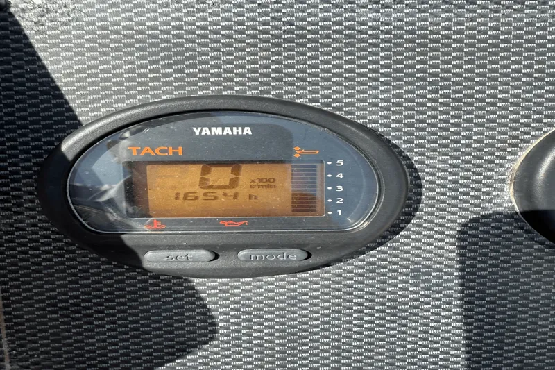 Slide: The Image of Grady-White 223 DUAL CONSOLE 2002 - 19