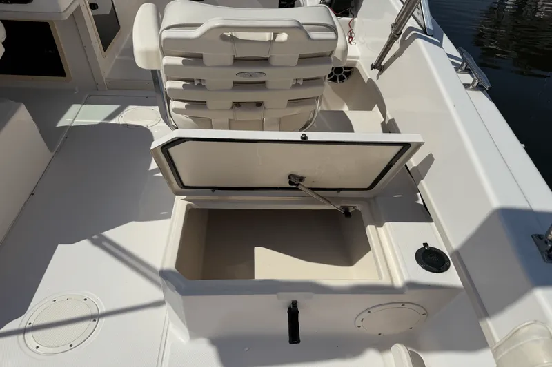 Slide: The Image of Grady-White 223 DUAL CONSOLE 2002 - 21