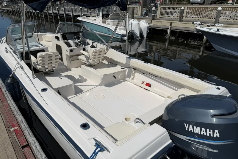 Slide: The Image of Grady-White 223 DUAL CONSOLE 2002 - 6