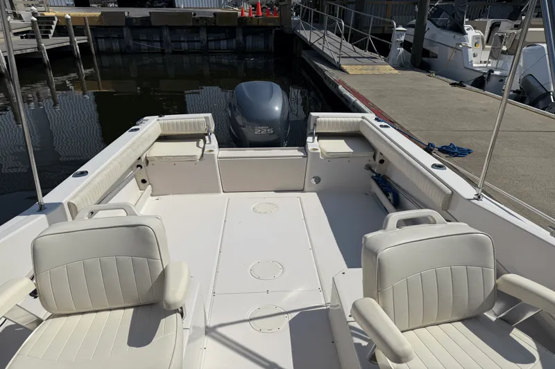 Slide: The Image of Grady-White 223 DUAL CONSOLE 2002 - 8