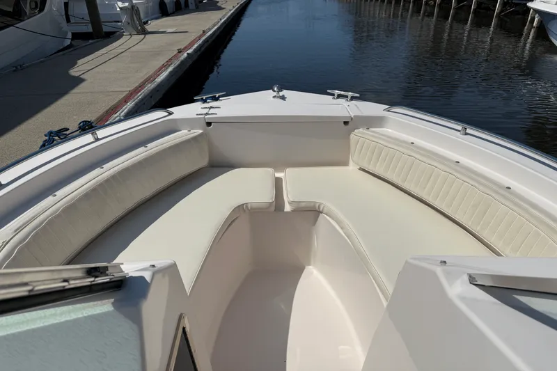 Slide: The Image of Grady-White 223 DUAL CONSOLE 2002 - 9