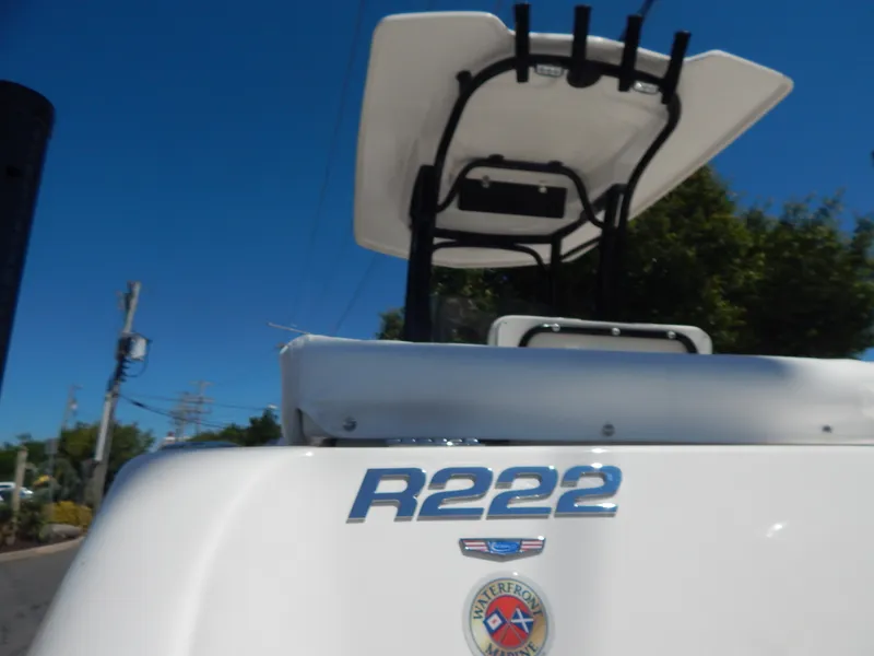 Slide: The Image of Robalo R222 2025 - 9