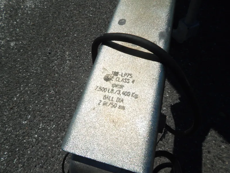 Slide: The Image of Robalo R222 2025 - 61