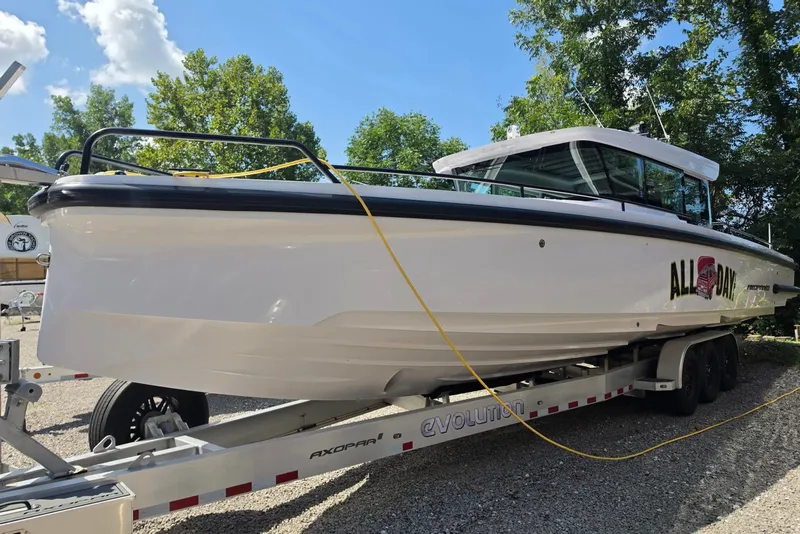 Slide: The Image of Axopar XC Cross Cabin 37 2025 - 16