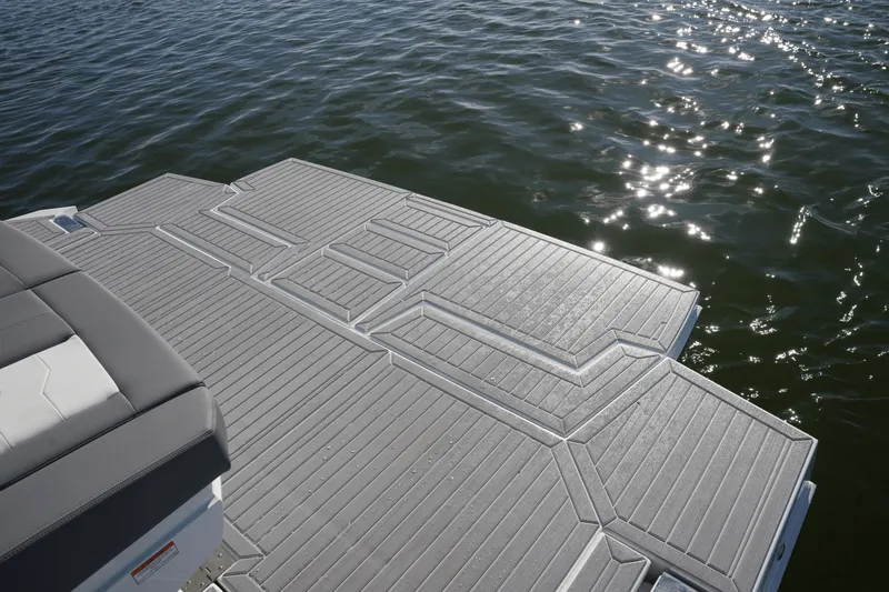 Slide: The Image of Cruisers Yachts 42 GLS 2025 - 12