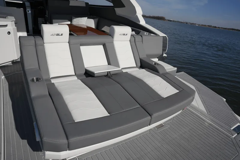 Slide: The Image of Cruisers Yachts 42 GLS 2025 - 14