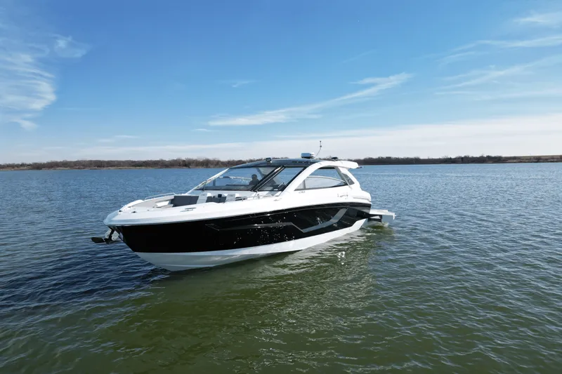 Slide: The Image of Cruisers Yachts 42 GLS 2025 - 3