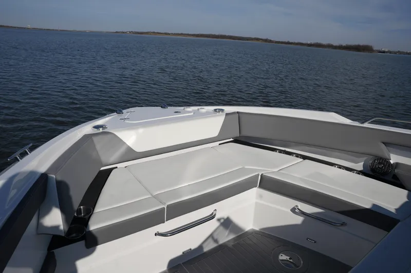 Slide: The Image of Cruisers Yachts 42 GLS 2025 - 35