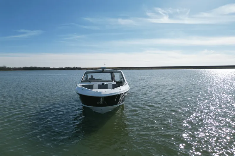 Slide: The Image of Cruisers Yachts 42 GLS 2025 - 4