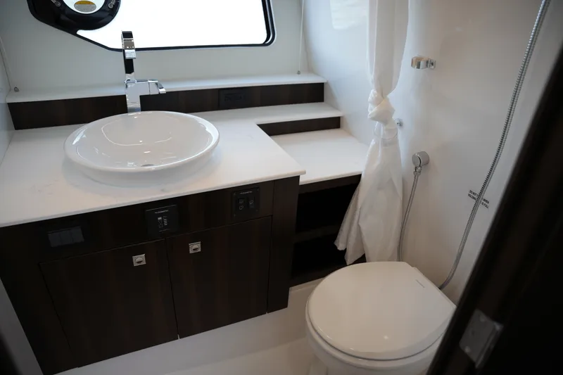 Slide: The Image of Cruisers Yachts 42 GLS 2025 - 44