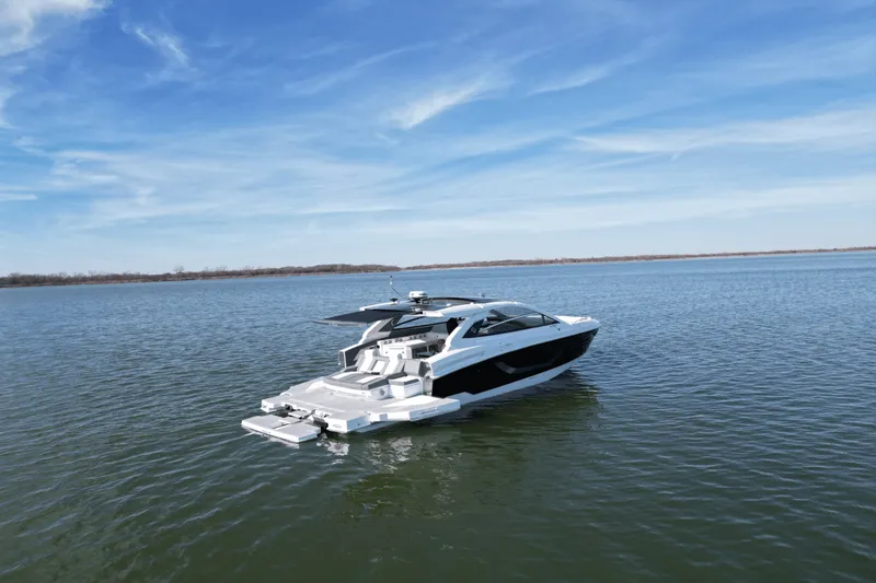 Slide: The Image of Cruisers Yachts 42 GLS 2025 - 9