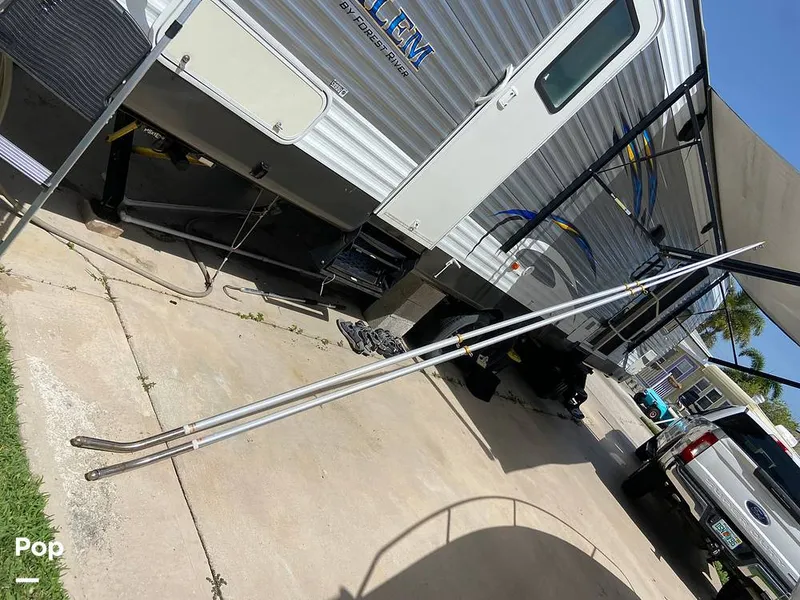 Slide: The Image of Outriggers - 10931678