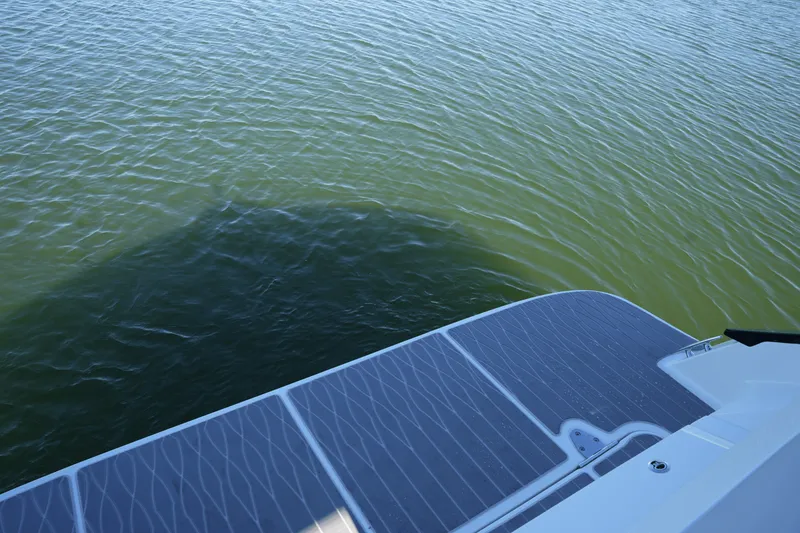 Slide: The Image of Sea Ray Sundancer 370 2025 - 14