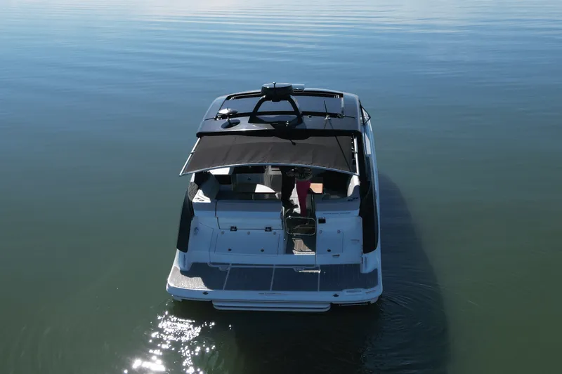 Slide: The Image of Sea Ray Sundancer 370 2025 - 5