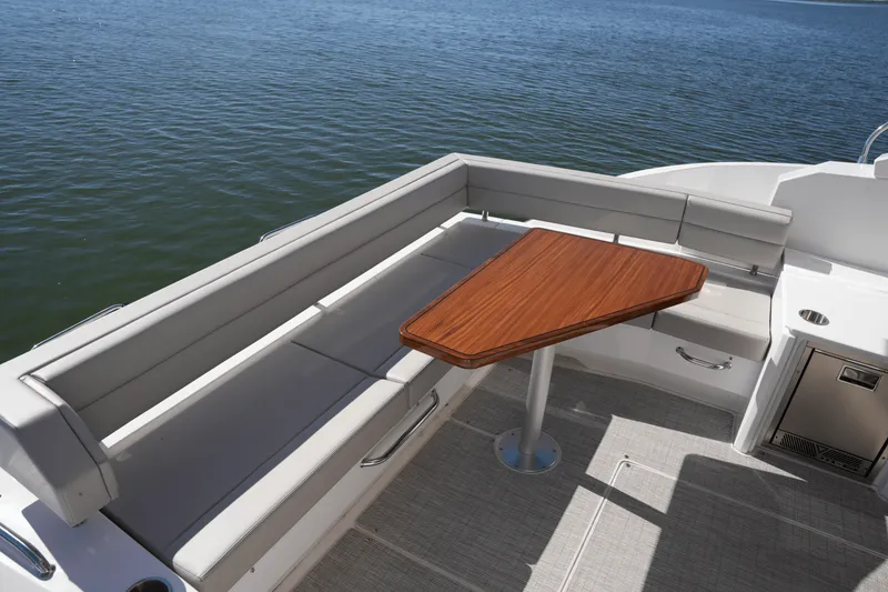 Slide: The Image of Cruisers Yachts 46 Cantius 2025 - 11