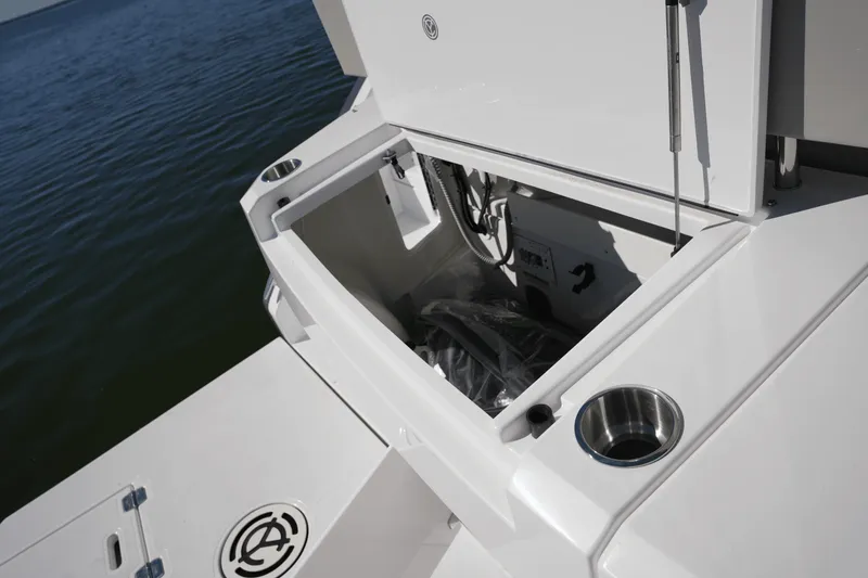 Slide: The Image of Cruisers Yachts 46 Cantius 2025 - 16