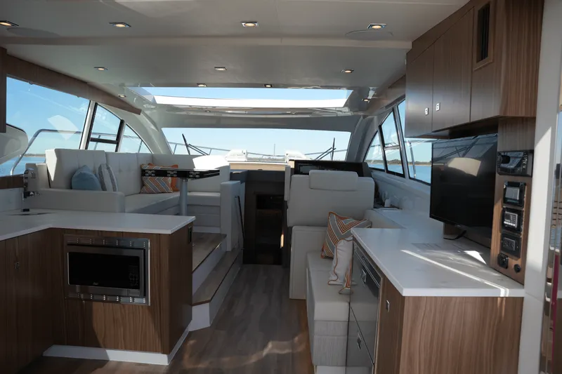 Slide: The Image of Cruisers Yachts 46 Cantius 2025 - 19