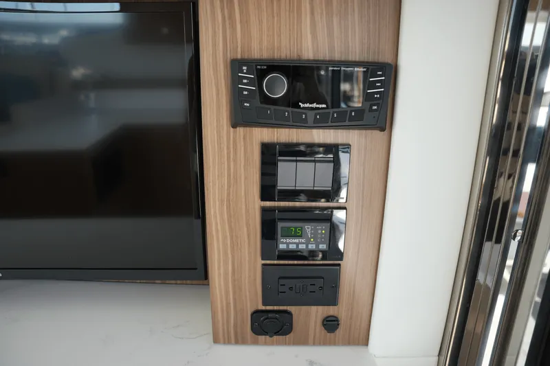 Slide: The Image of Cruisers Yachts 46 Cantius 2025 - 30