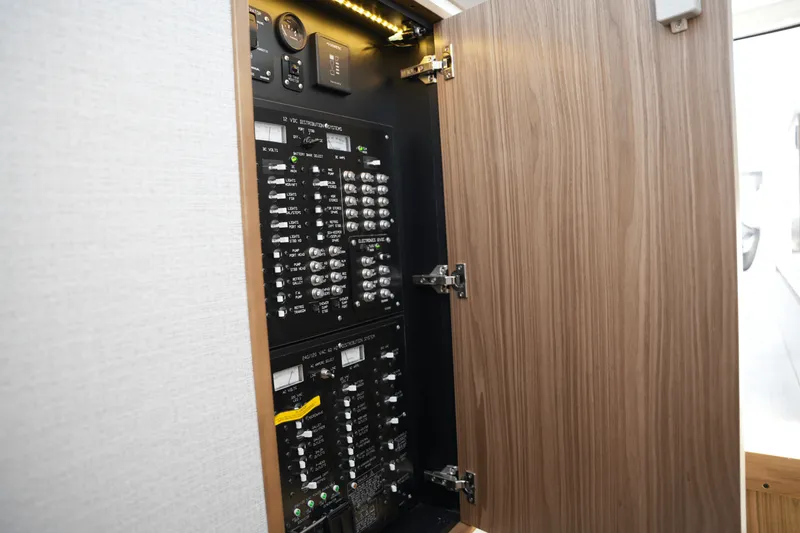 Slide: The Image of Cruisers Yachts 46 Cantius 2025 - 43