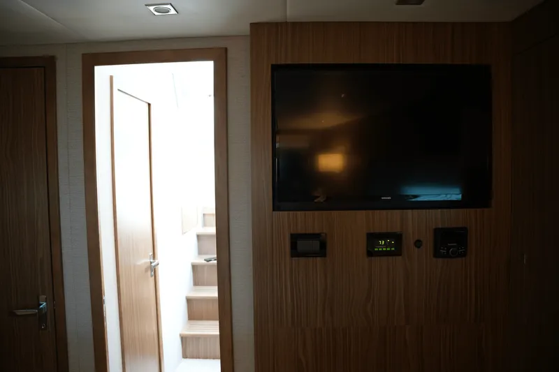 Slide: The Image of Cruisers Yachts 46 Cantius 2025 - 54