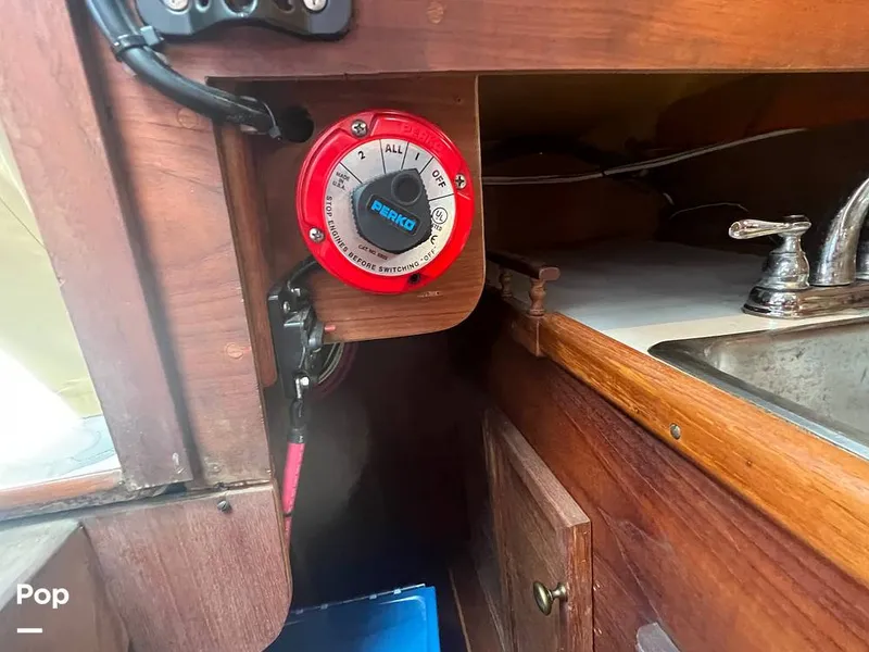 Slide: The Image of Battery Switch - 10969924