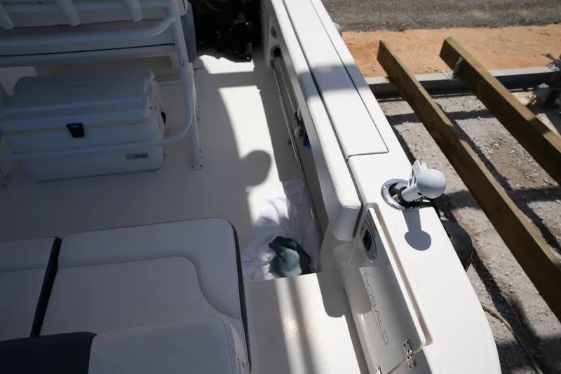 Slide: The Image of Robalo R242EX 2020 - 31