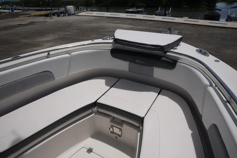 Slide: The Image of Robalo R242EX 2020 - 6