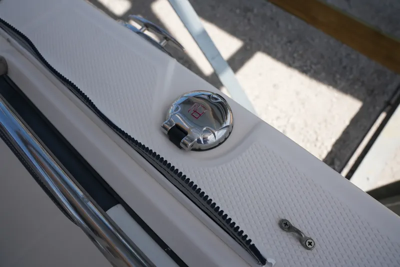 Slide: The Image of Robalo R242EX 2020 - 20