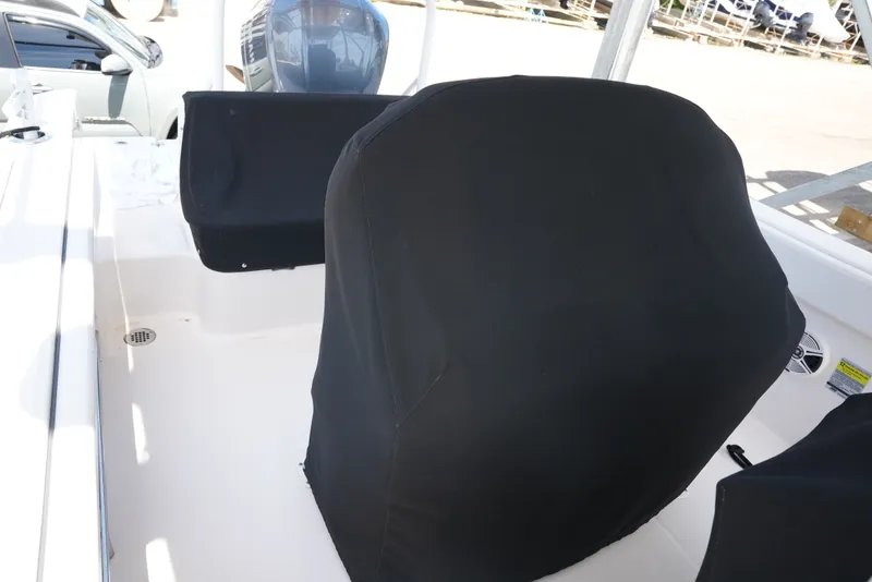 Slide: The Image of Robalo R242EX 2020 - 2