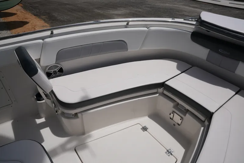 Slide: The Image of Robalo R242EX 2020 - 7
