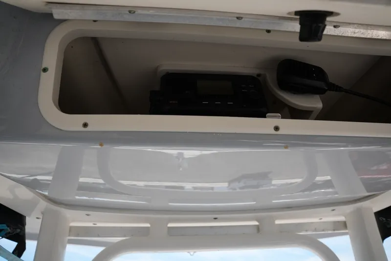 Slide: The Image of Robalo R242EX 2020 - 25