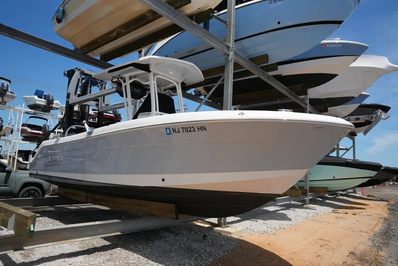Slide: The Image of Robalo R242EX 2020 - 43