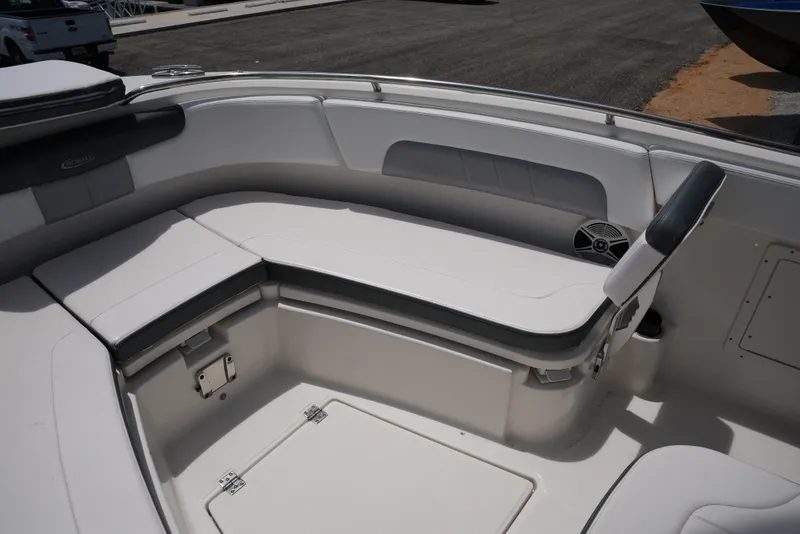 Slide: The Image of Robalo R242EX 2020 - 8