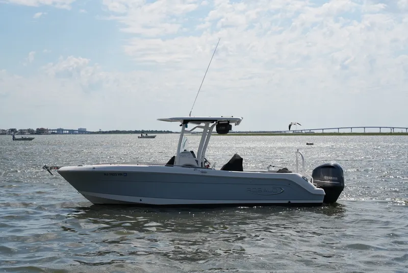 Slide: The Image of Robalo R242EX 2020 - 1