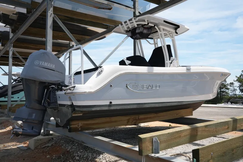 Slide: The Image of Robalo R242EX 2020 - 45