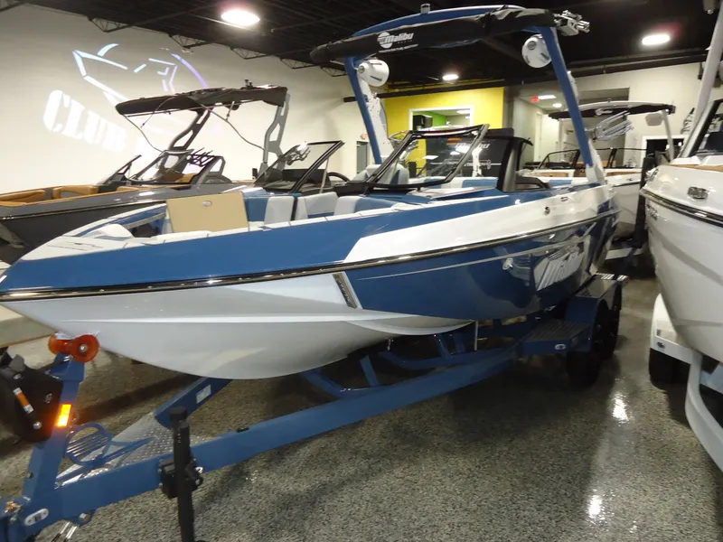 The Image of Malibu Boats 20 VTX 2026 - undefined