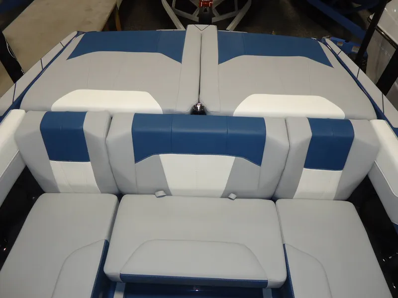 Slide: The Image of Malibu Boats 20 VTX 2026 - 5